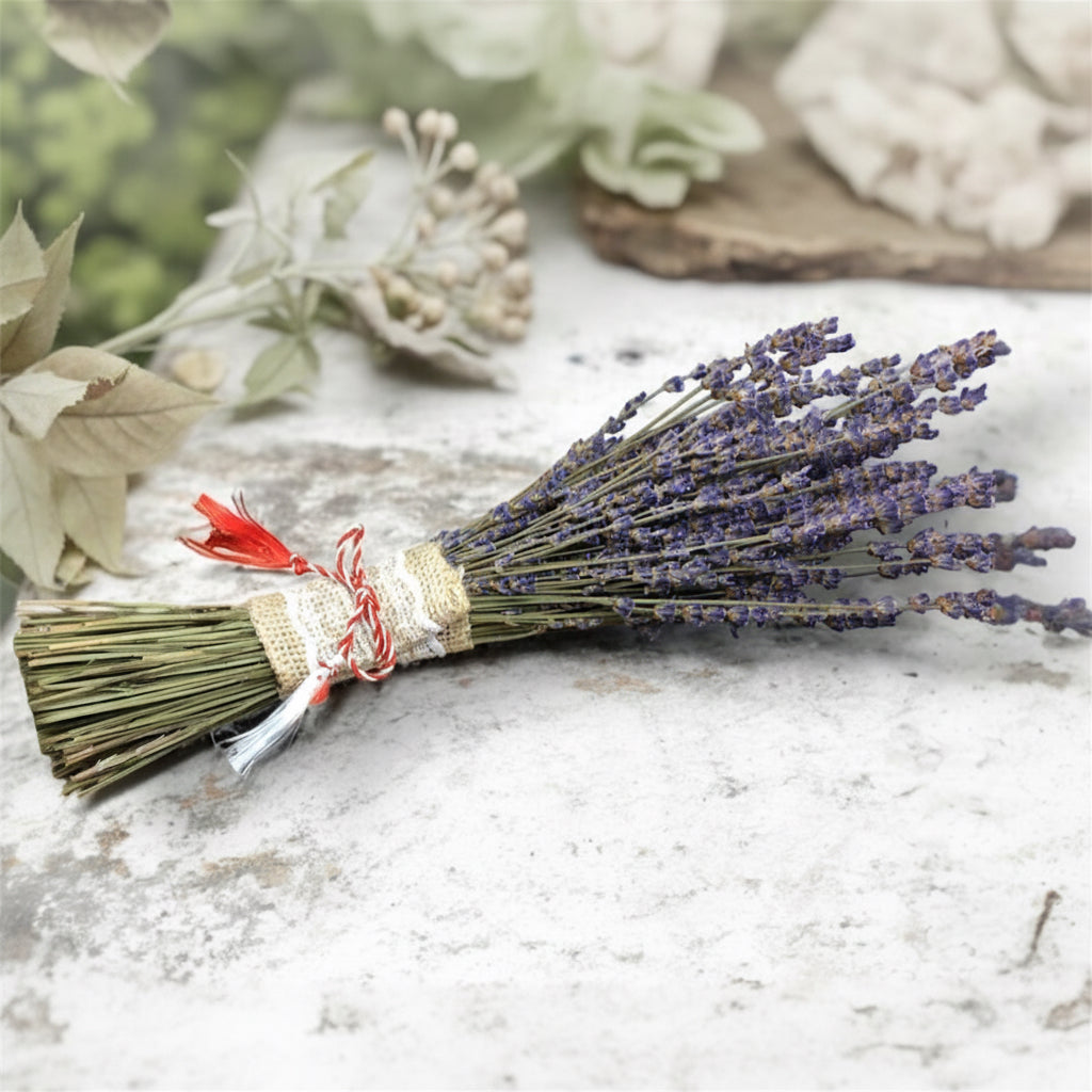 Buchetel Lavanda Uscata cu Snur de Martisor - Cadou 1-8 Martie